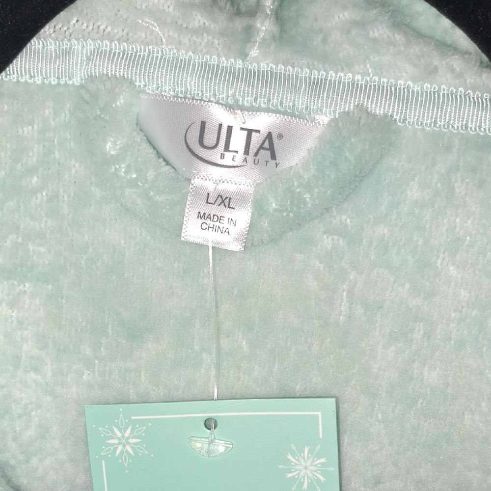 Ulta Beauty Soft Mint Robe with White Accents L,XL - Picture 2 of 8